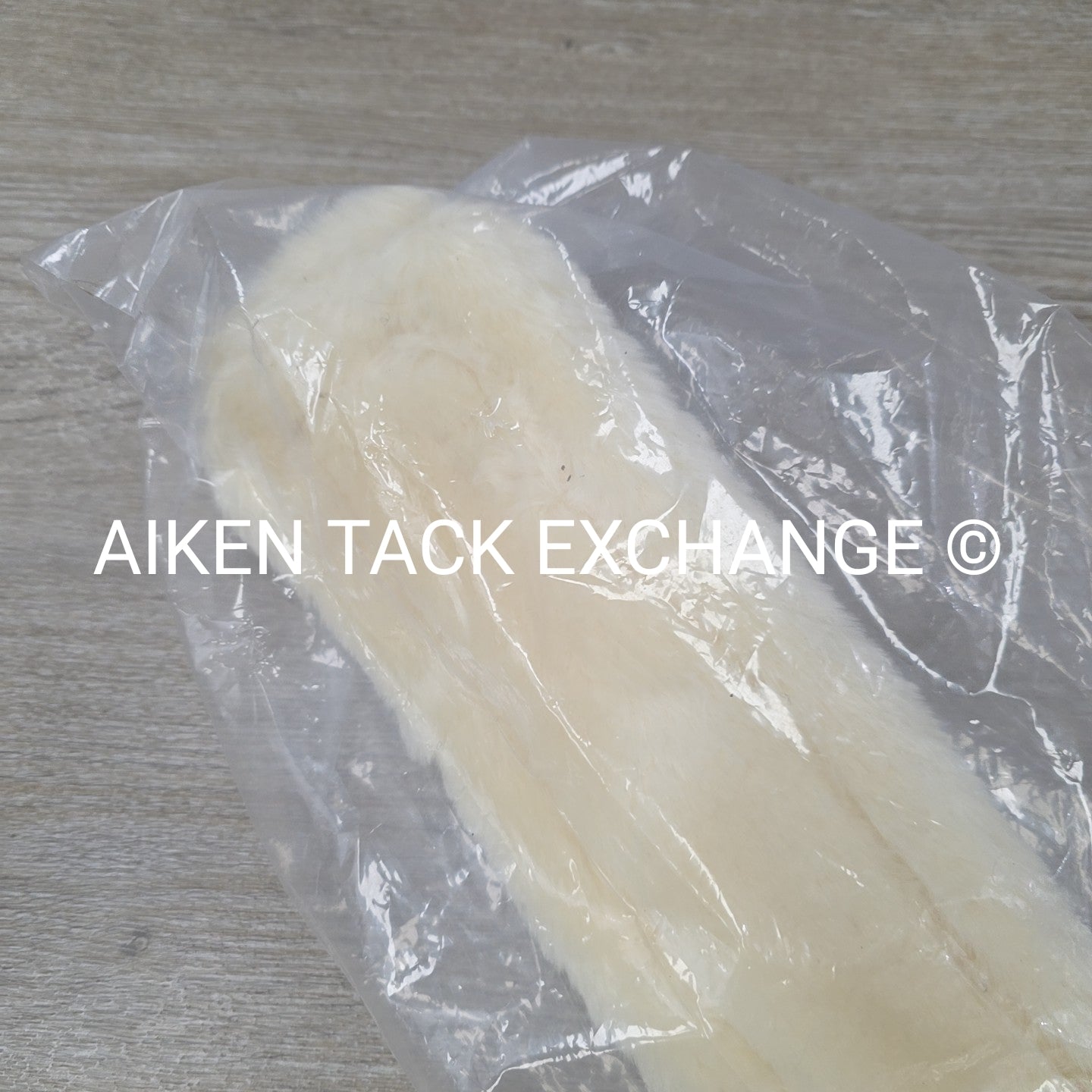LeMieux Arika Simuwool Girth Liner, White