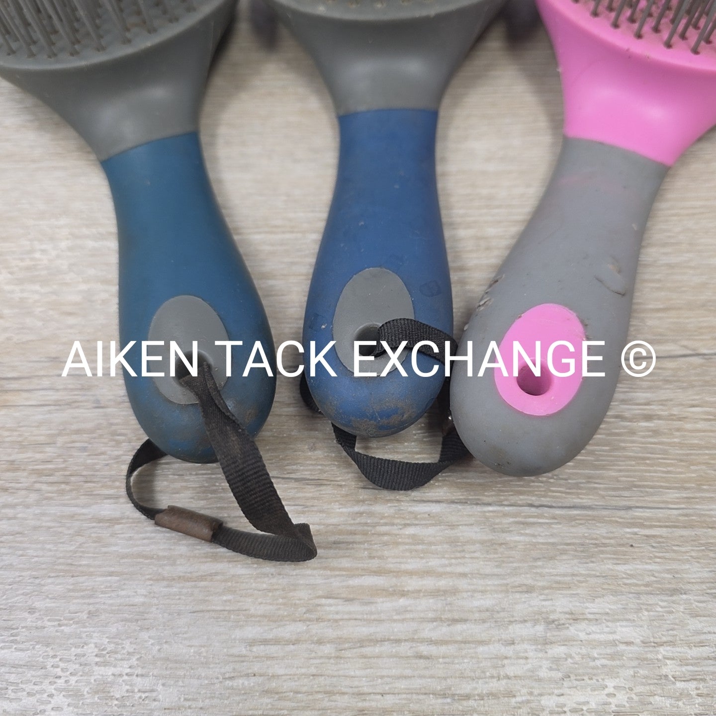 BARGAIN BUNDLE: 3 Oster Hair Brushes & 1 Oster Comb