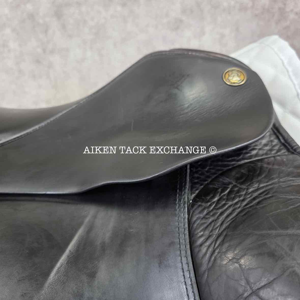 2003 Hennig Dressage Saddle, 17" Seat, Medium Narrow Tree, Wool Flocked Panels