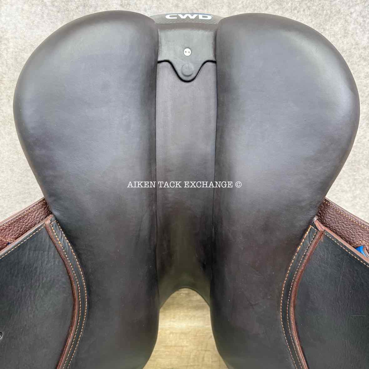 2019 CWD SE32 2GS Mademoiselle Close Contact Jump Saddle, 17" Seat - S1, 3L Flap, Dynamick Flex Tree - Medium, Full Buffalo Leather