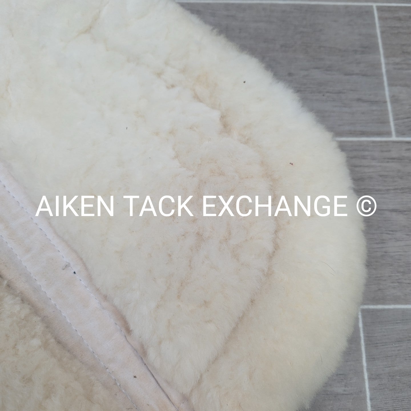 Ovation Europa Sheepskin 4 Shim Half Pad, Size Medium