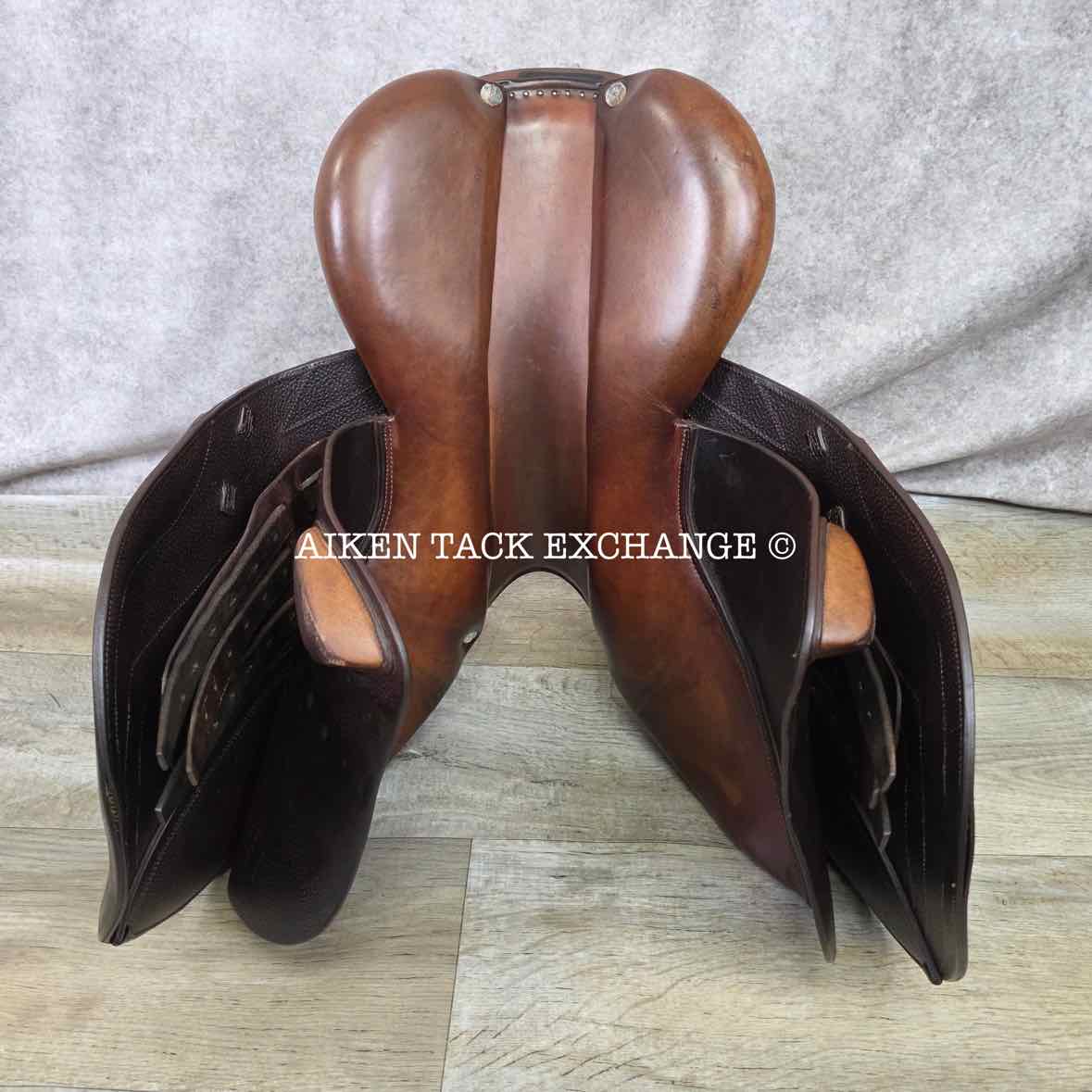 2011 CWD SE01 Close Contact Jump Saddle, 17" Seat, 3L Flap, Medium Wide Tree, Foam Panels, Full Buffalo Leather