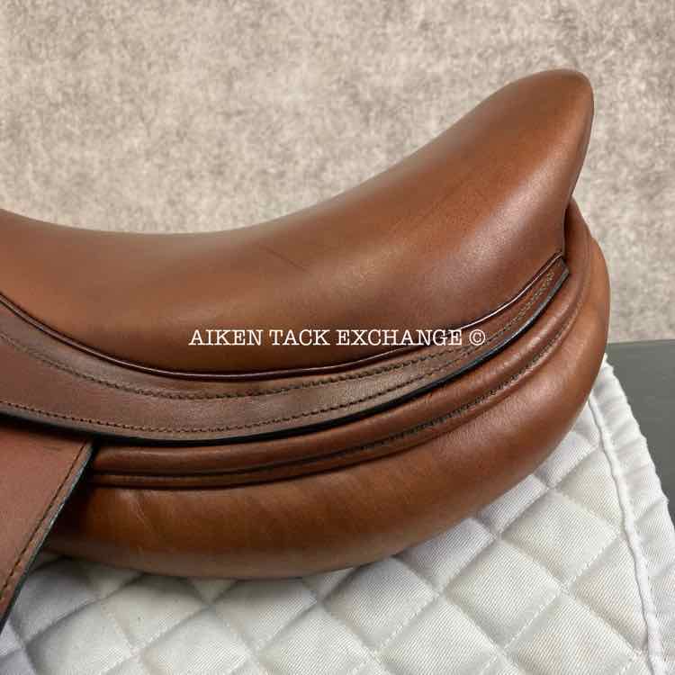 2013 Barnsby Aurora Close Contact Jump Saddle, 18" Seat, Medium Wide Tree, Foam Panels