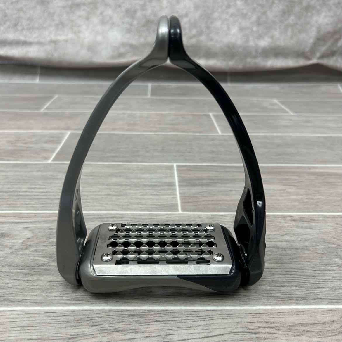 Acavallo Opera Stirrup Irons 4.75"