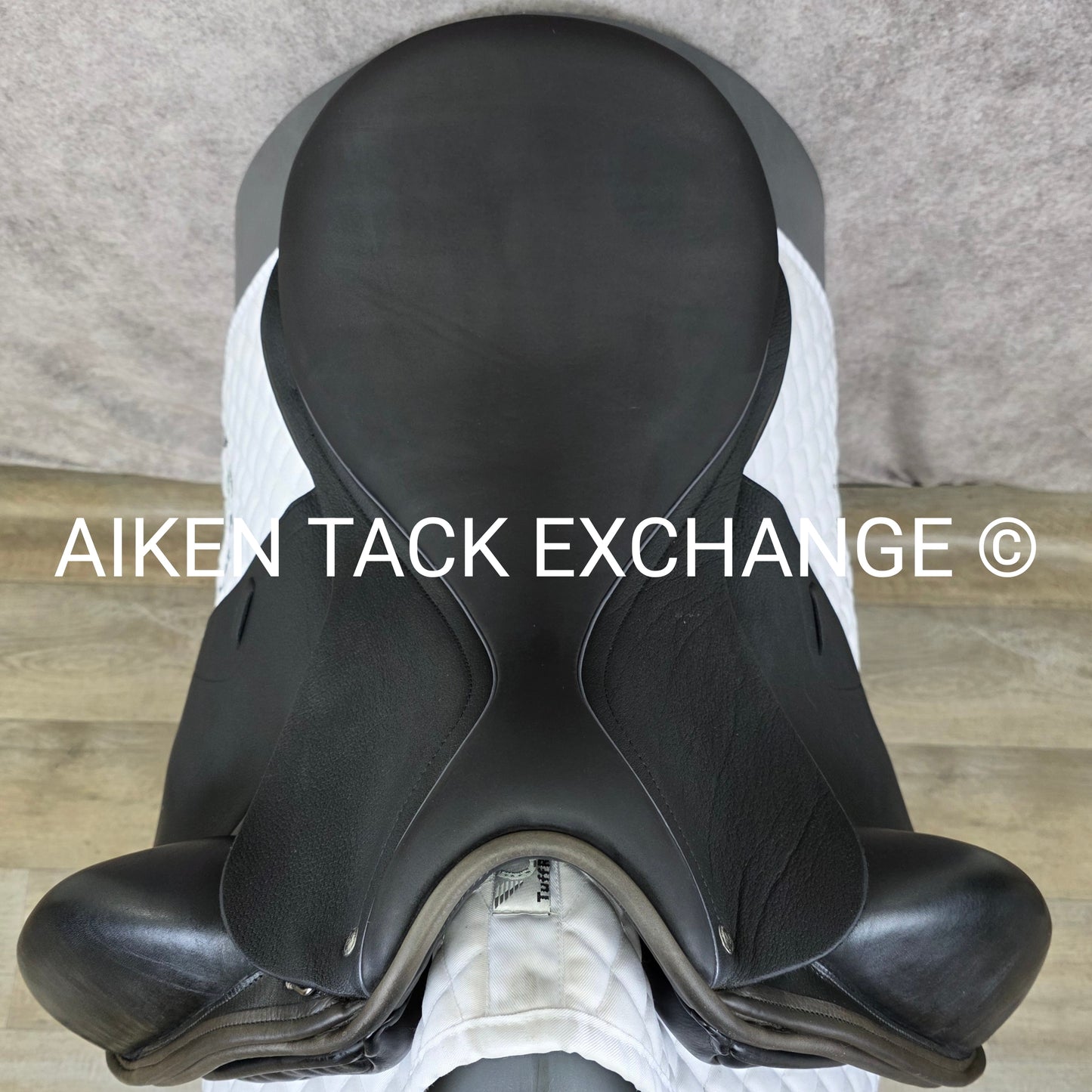 2021 Custom Saddlery Advantage R Monoflap Dressage Saddle, 18" Seat, Adjustable Tree, Wool Flocked Panels