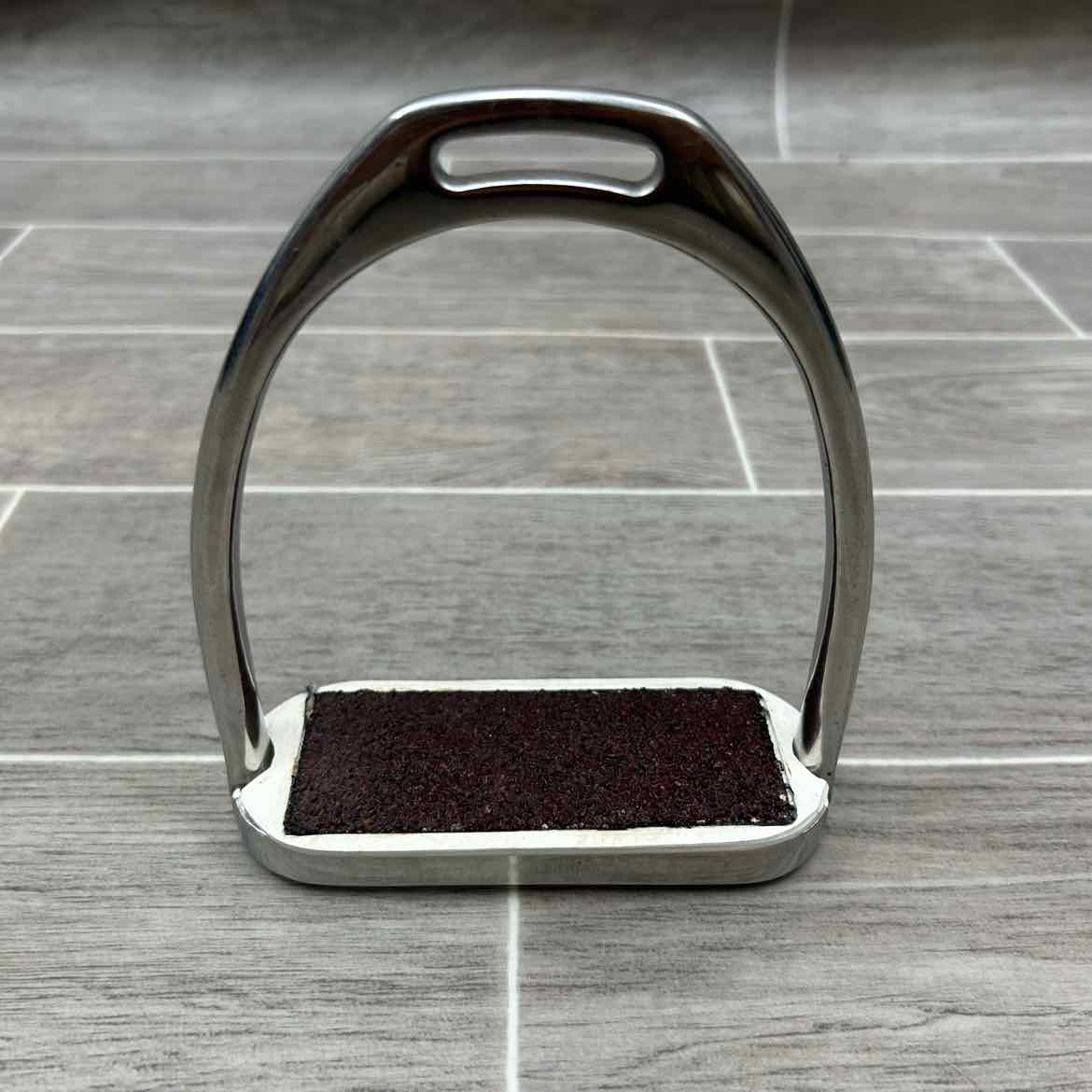 Fillis Stirrup Irons with Sure Grip Stirrup Pads, 4.75"