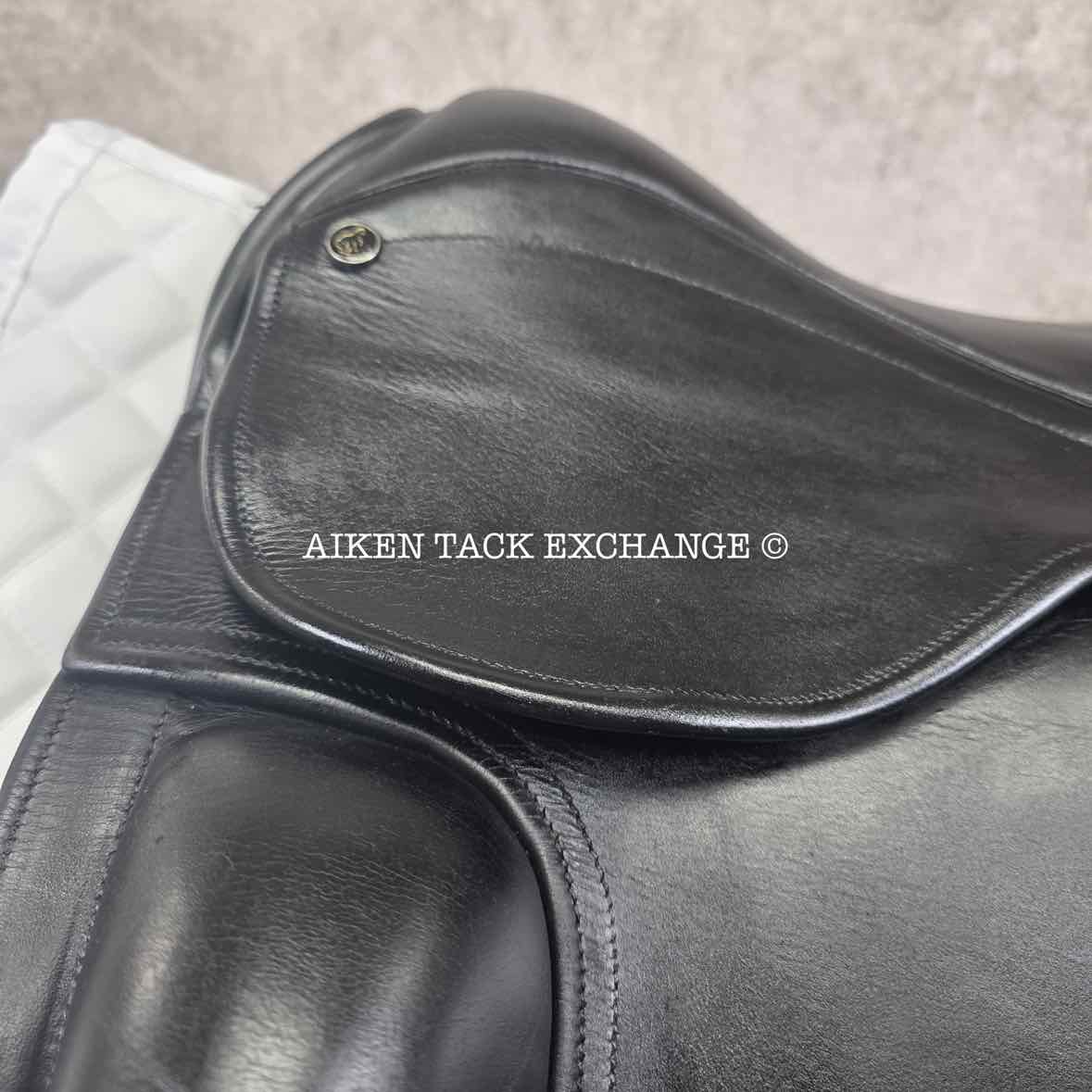 2005 County Fusion Dressage Saddle, 17.5" Seat, Medium Tree, Wool Flocked Panels