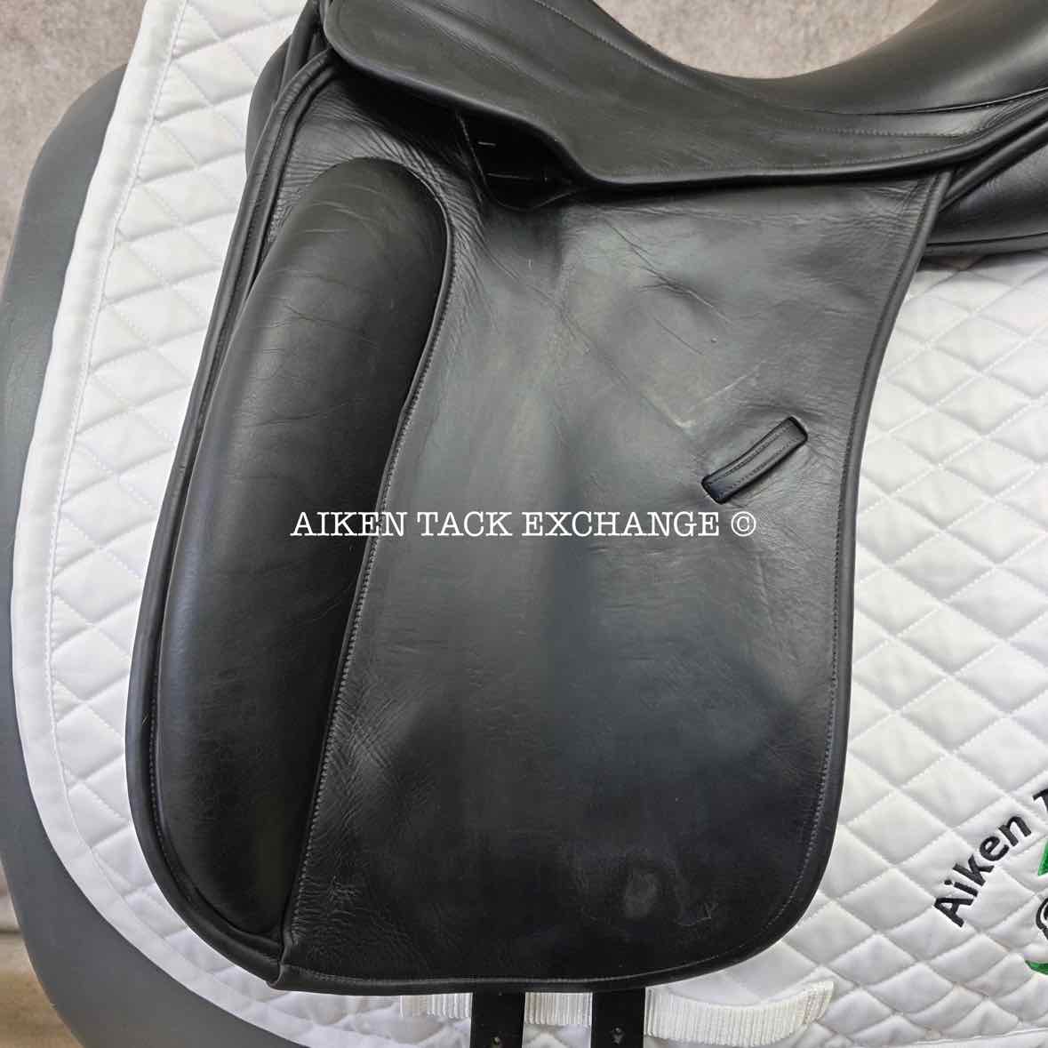 2006 County Perfection Dressage Saddle, 17" Seat, Narrow Tree, Wool Flocked Panels