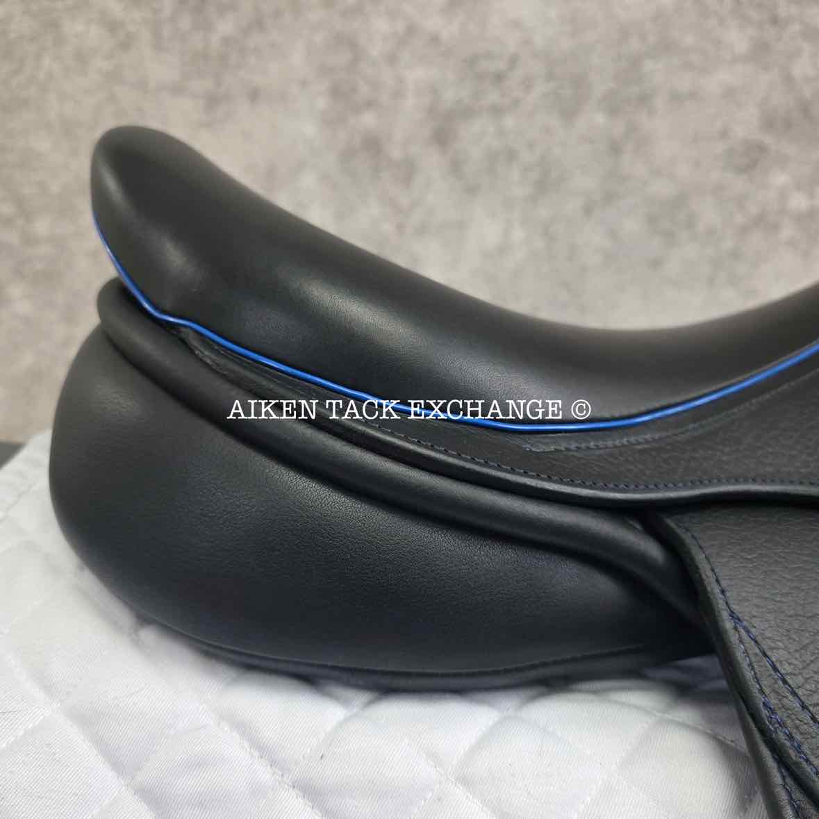 **SOLD** Adam Ellis Jump Saddle, 17" Seat, Medium Wide Tree, Wool Flocked Panels