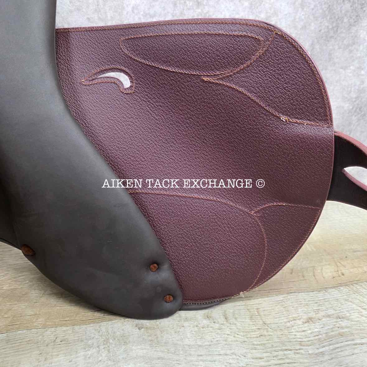 2023 Devoucoux Chiberta K Monoflap Jump Saddle, 16.5" Seat, 0KA Flap, Medium Tree, D3D Panels, Full Buffalo Leather