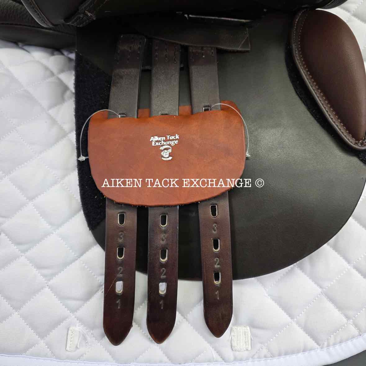 2017 Custom Saddlery Monte Carlo Jr Close Contact Jump Saddle, 15" Seat, Adjustable Tree, Wool Flocked Panels
