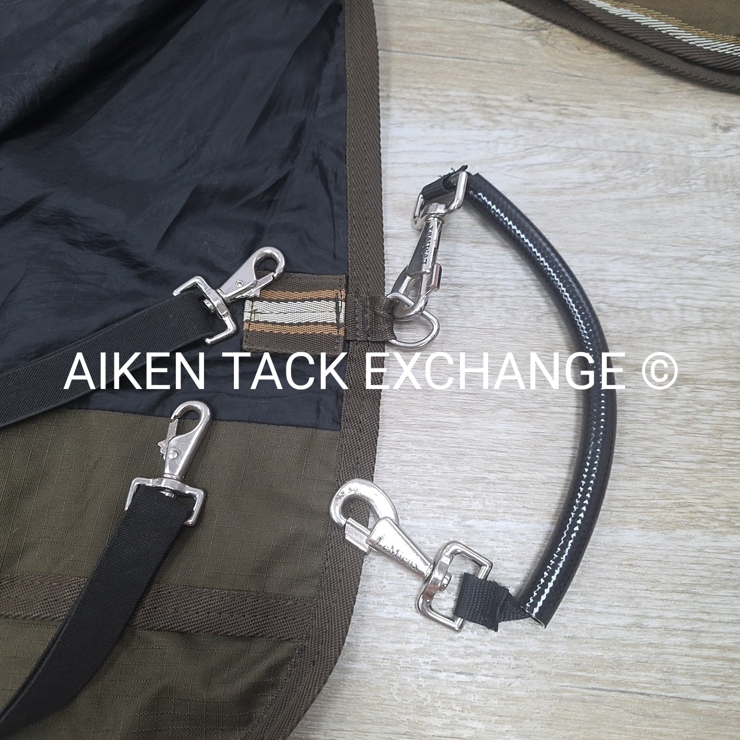 LeMieux Arika Ripstop 0g Turnout Rug w/ Neck Cover, Size 75"