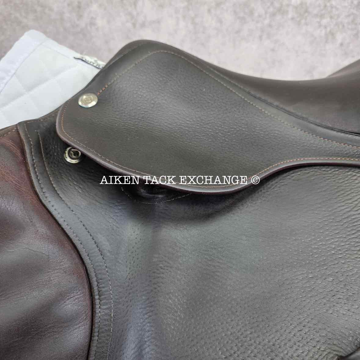 2006 CWD SE02 Close Contact Jump Saddle, 17.5" Seat, 4C Flap, Medium Tree, Foam Panels