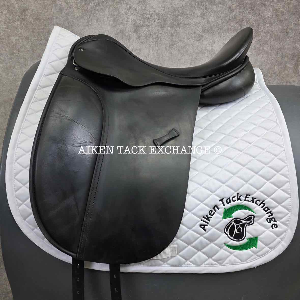1998 County WB 2000 Dressage Saddle, 18" Seat, Medium Tree, Wool Flocked Panels