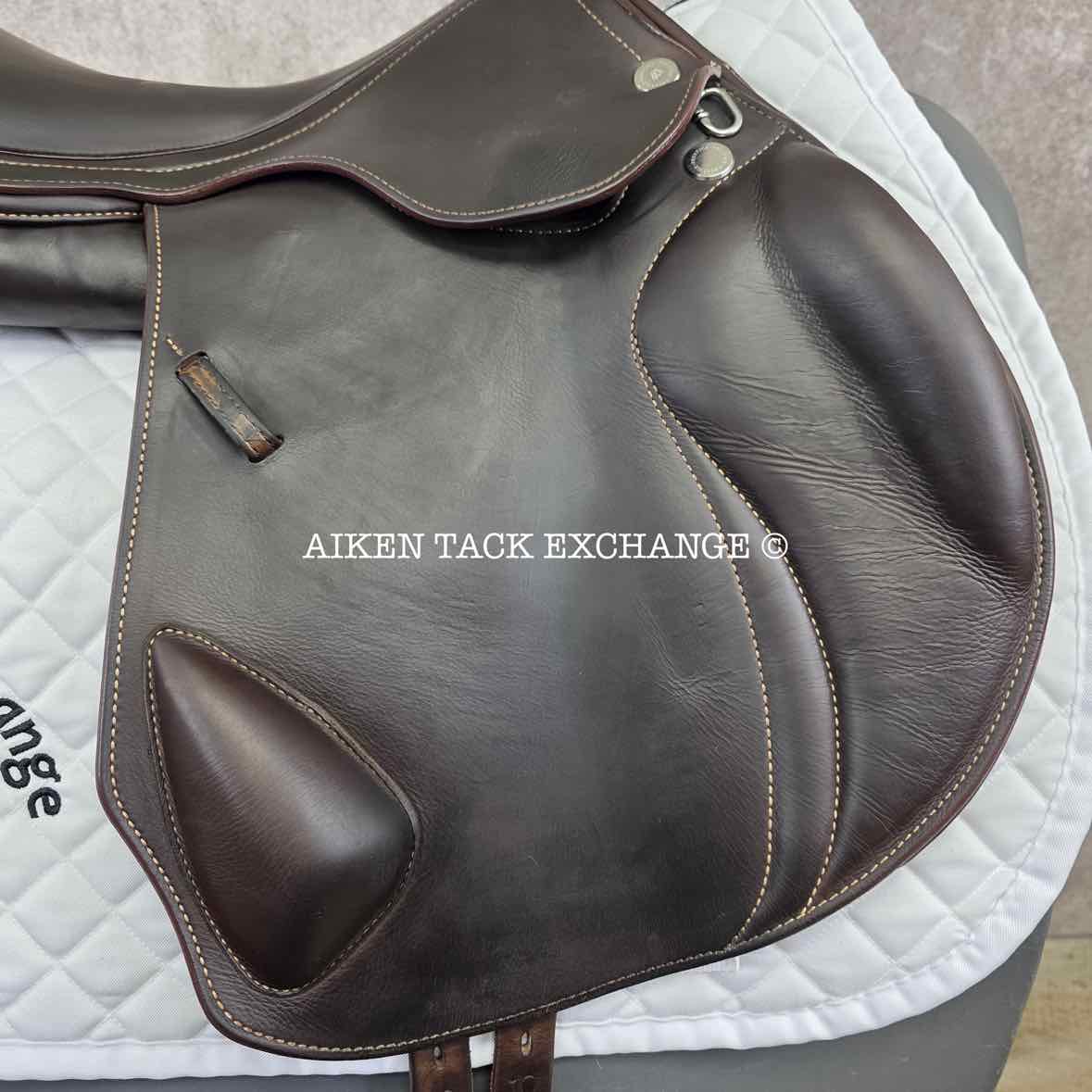 **SOLD** 2023 Prestige X-Advanced K Monoflap Jump Saddle, 18" Seat, 35 Tree - MW/W, Wool Flocked Panels