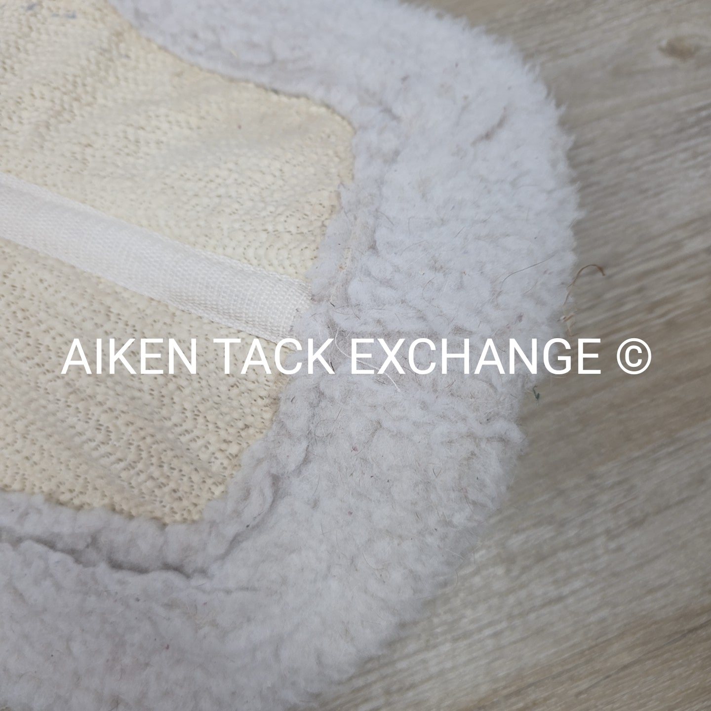 Ecogold Non-Slip Secure Hunter Pad, Size Large / 17" - 17.5"