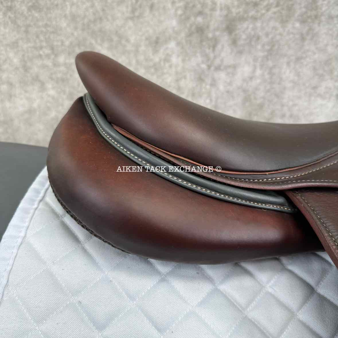 2022 Devoucoux Biarritz S Close Contact Jump Saddle, 17.5" Seat, 2AA Flap, Medium Tree, D3D Panels, Full Buffalo Leather