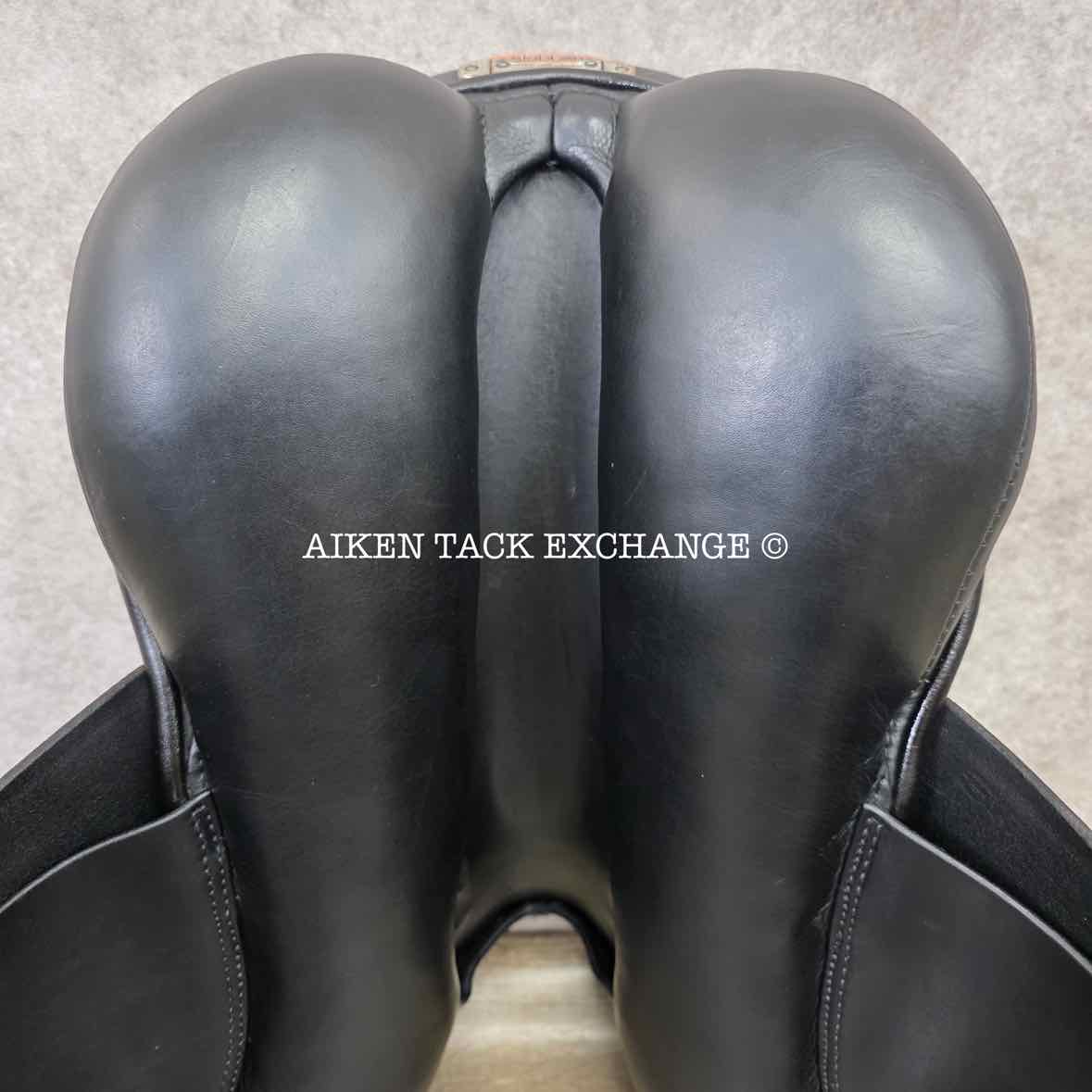 2004 Stubben Scandica DL Dressage Saddle, 17.5" Seat, 32cm Tree - Wide, Wool Flocked Panels