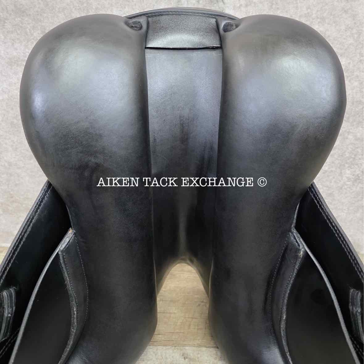 2015 MacRider Lexington Dressage Saddle, 17.5" Seat, Medium Tree, Wool Flocked Panels