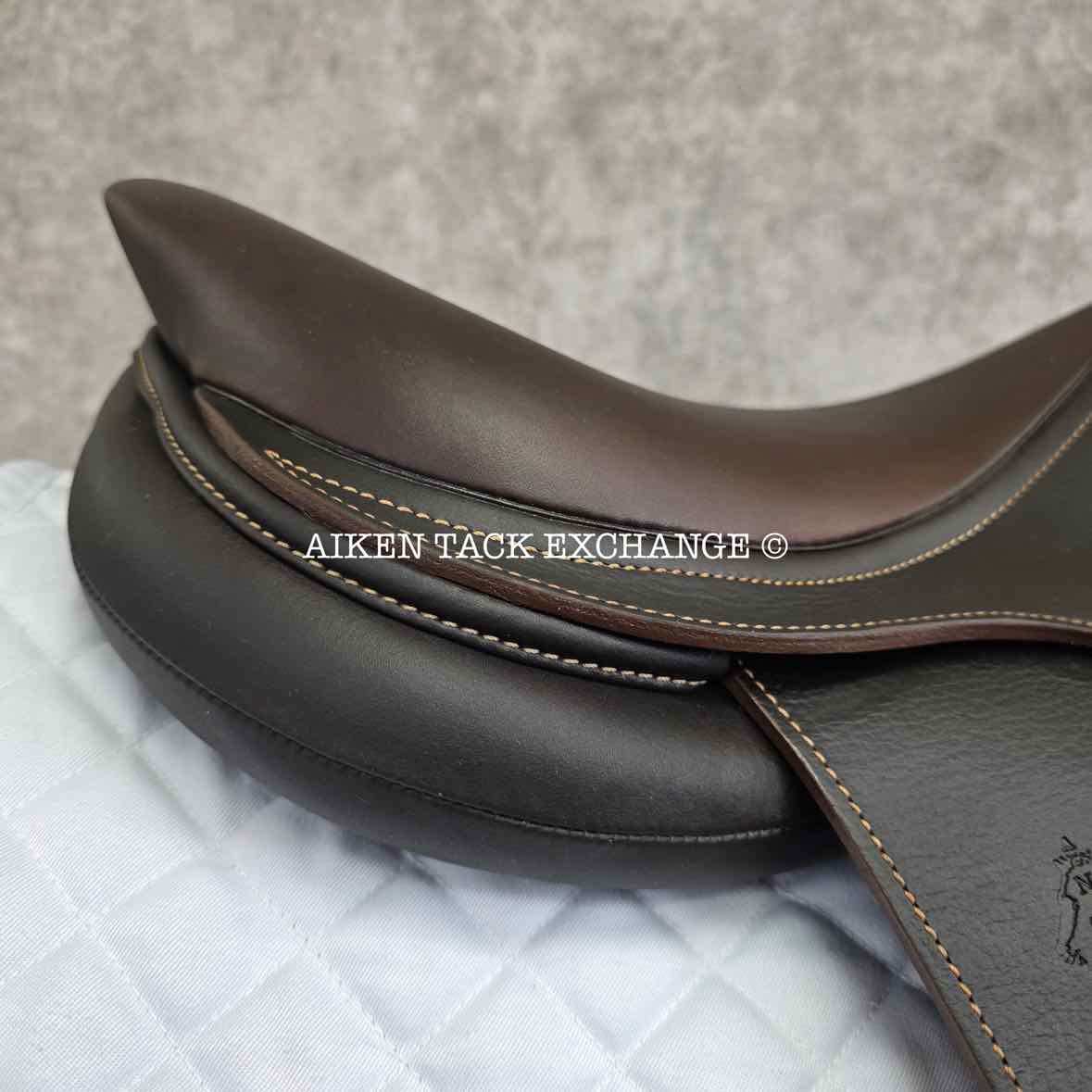 **SOLD** 2018 Antares Contact Jump Saddle, 16.5" Seat, 2D Flap, Medium Wide Tree