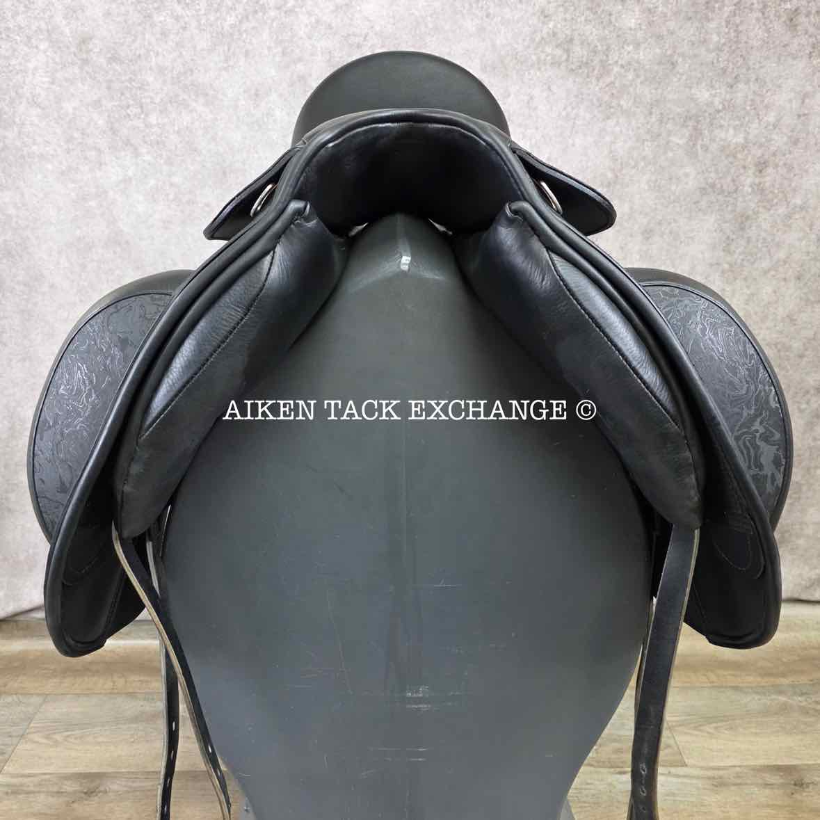 **SOLD** 2023 Passier Evo-D Monoflap Dressage Saddle, 17.5" Seat, Medium Wide Tree, Wool Flocked Panels