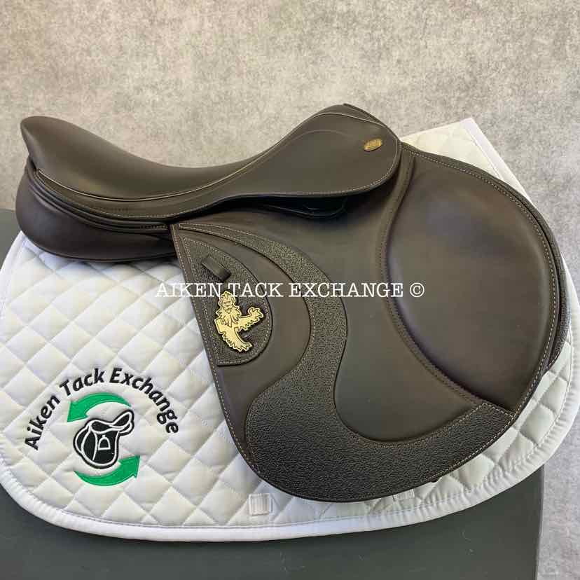 **SOLD** 2022 Fairfax World Class Dual Flap Jump Saddle, 17.5" Seat, Adjustable Tree - Changeable Gullet, Wool Flocked Panels