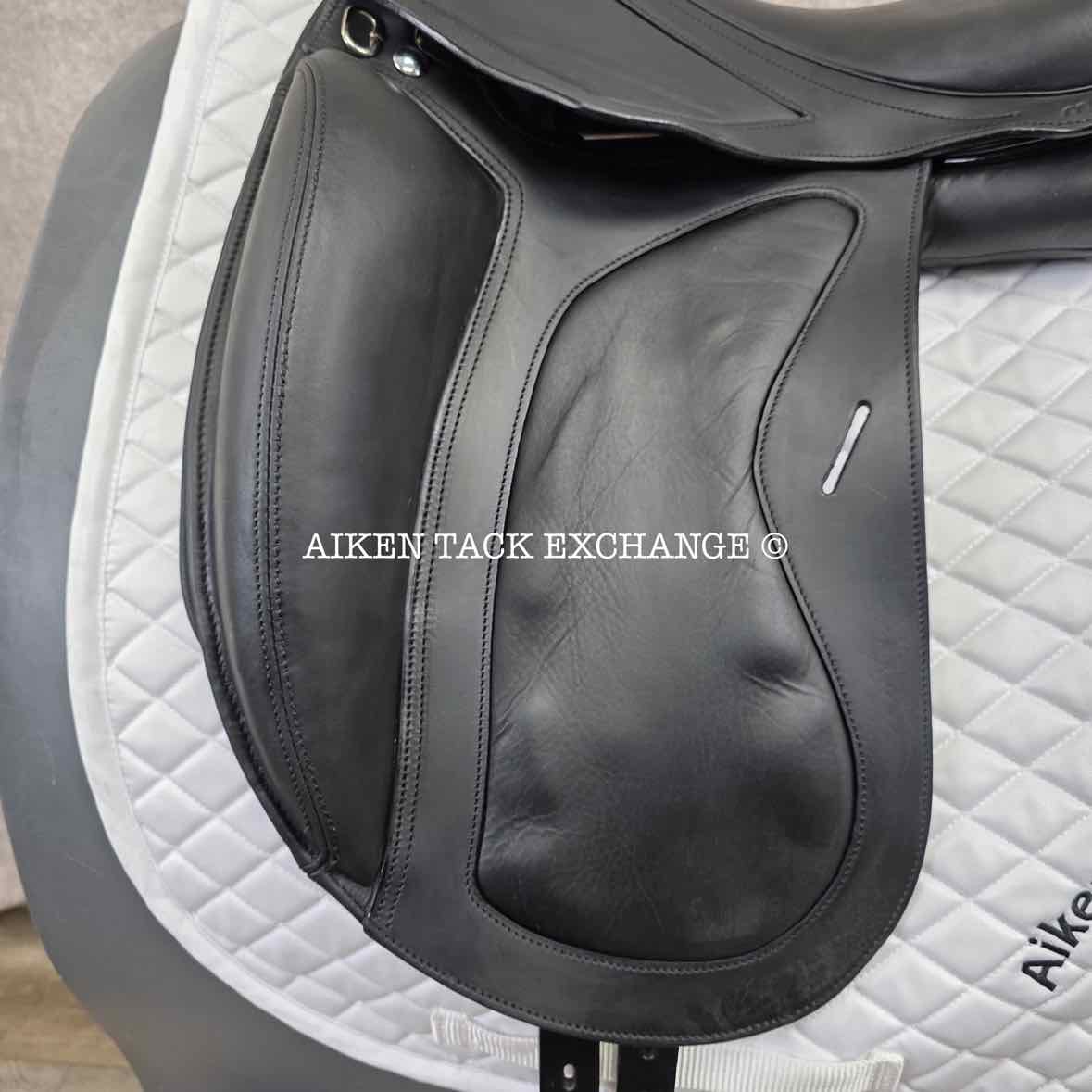 2022 MaxFlex Melina Pro Monoflap Dressage Saddle, 17" Seat, Flex Tree - Extra Wide (Adjustable), Wool Flocked Panels