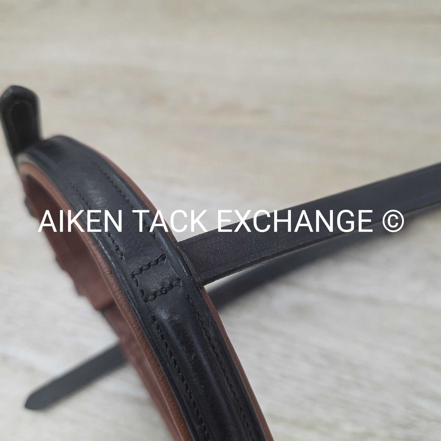 Bobby's English Tack Plain Raised Noseband, Black & Brown, Size Full