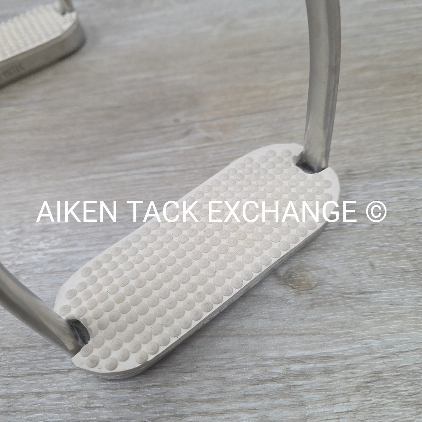 Intec Fillis Stirrup Irons, 4.75" (Missing Bling)