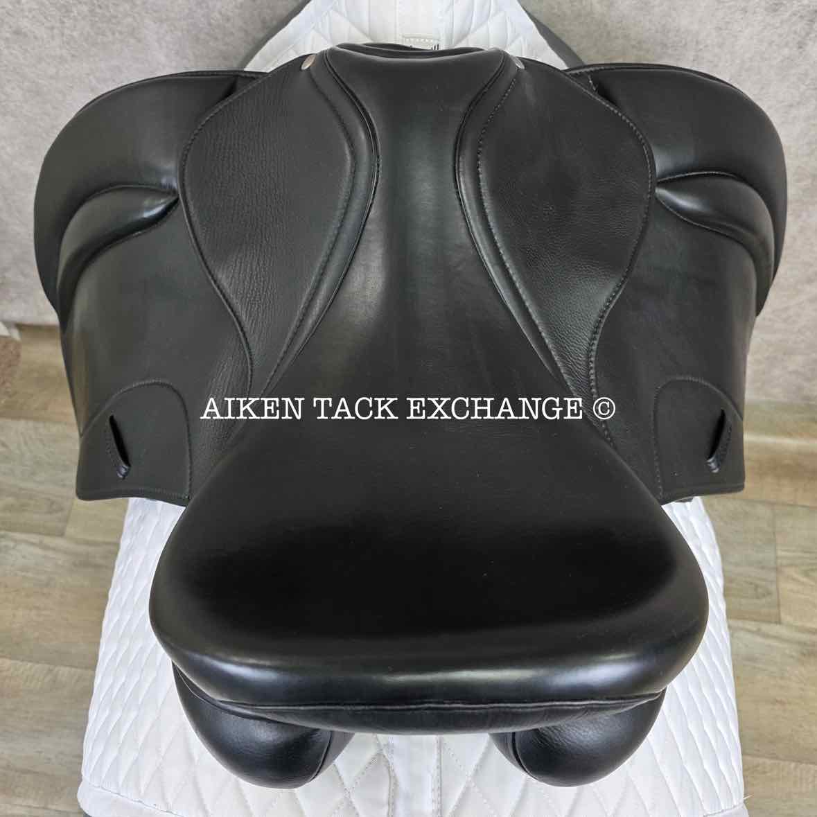 Sella Soleil Passagio Dressage Saddle, 17" Seat, XW Tree, Wool Flocked Panels