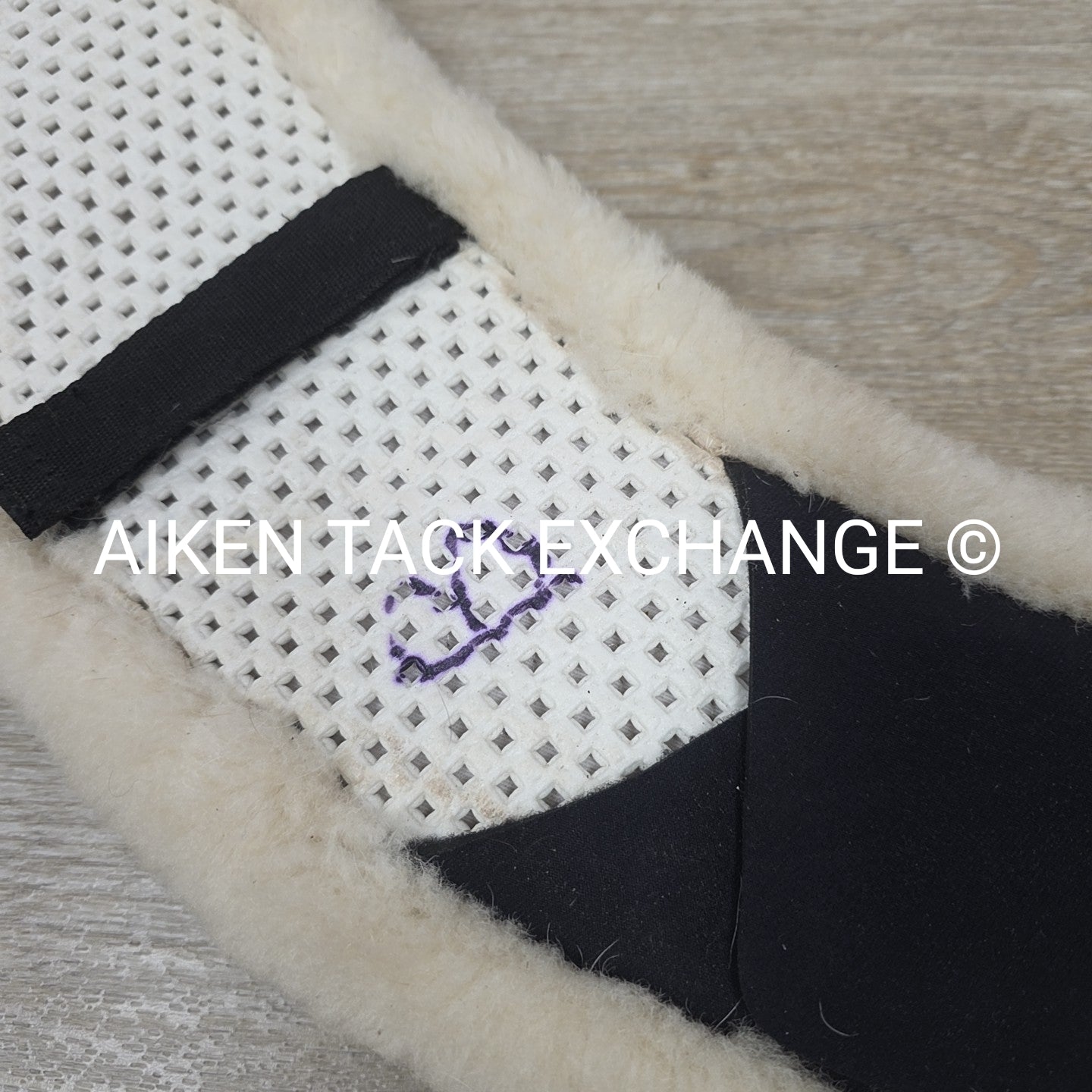 Total Saddle Fit Sheepskin Girth Cover, White, Size Large (28 - 30)