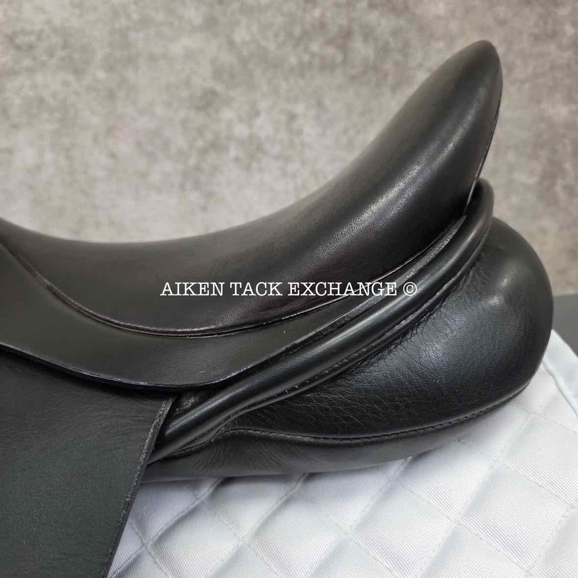 Cliff Barnsby Luxus Dressage Saddle, 17.5" Seat, Medium Tree, Wool Flocked Panels