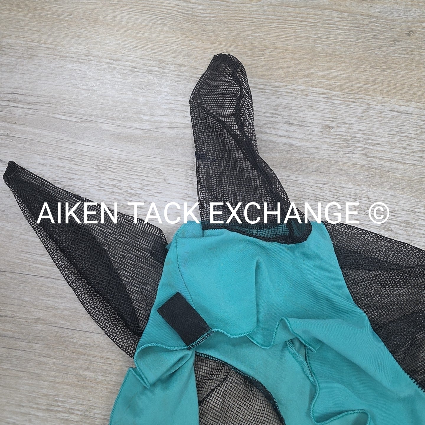 BARGAIN BUNDLE: 2 Weatherbeeta Stretch Bug Eye Saver Fly Masks, Size Pony & 1 Ca