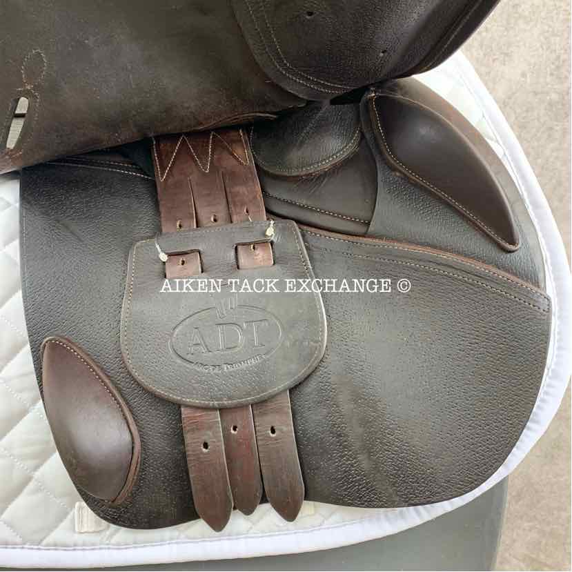 **SOLD** 2010 Arc De Triomphe Gazelle Close Contact Jump Saddle, 18" Seat, 3AV Flap - Forward, Medium Tree, Foam Panels