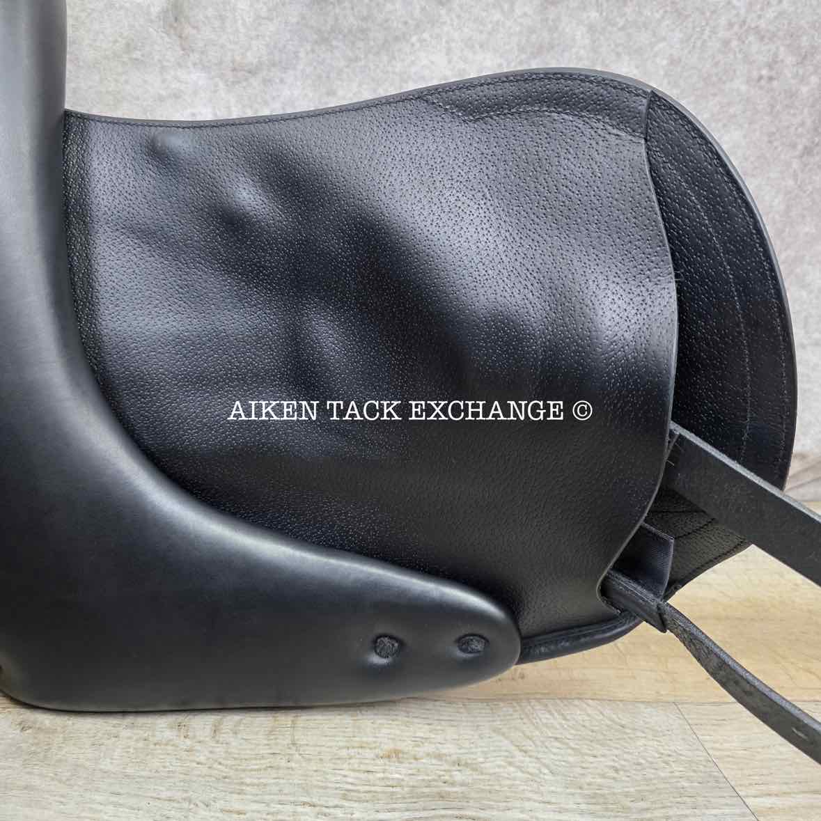 2016 Equipe Olympia Monoflap Dressage Saddle, 17.5" Seat, Medium Wide/Wide Tree, Foam Panels