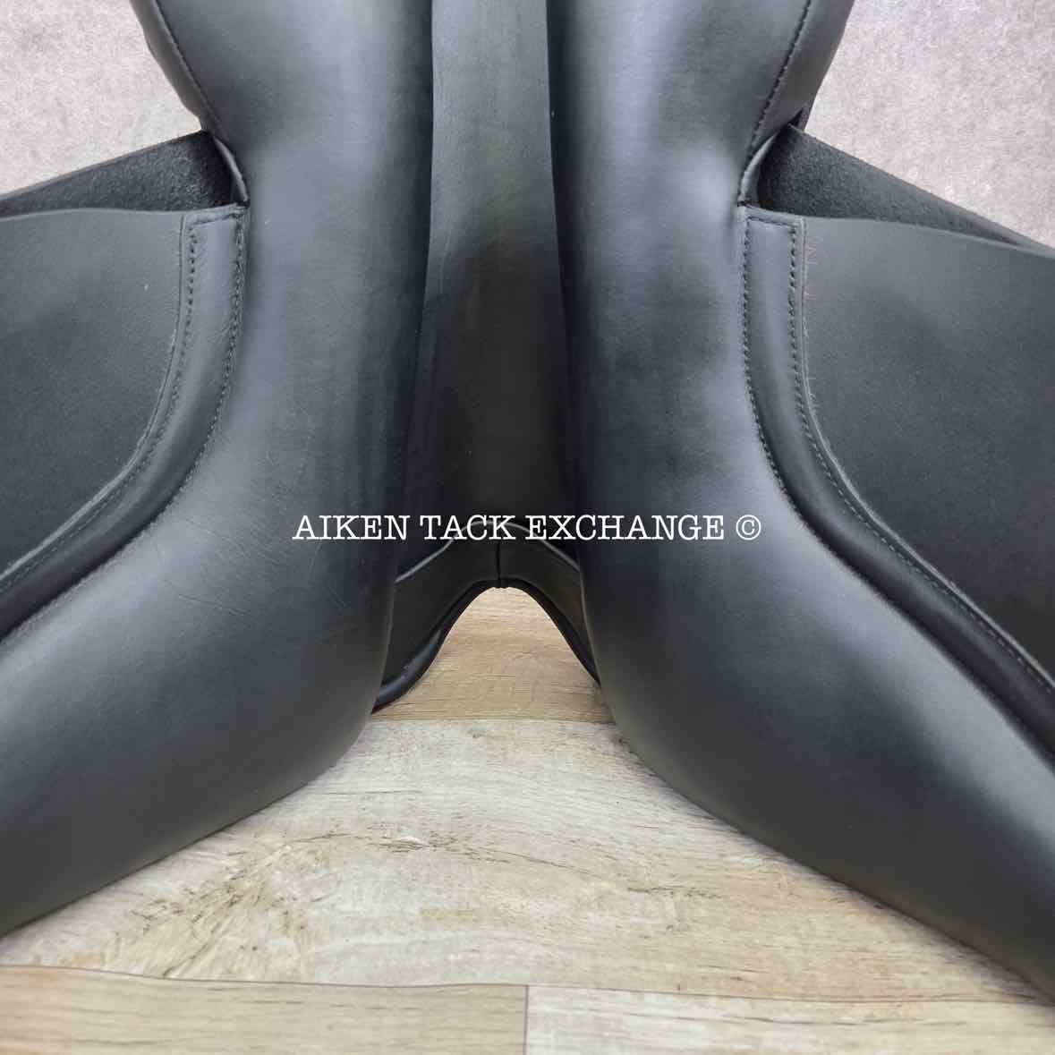 **SOLD** Dresch Phoenix Dressage Saddle, 18" Seat, Short Flap, Wide Tree, Wool Flocked Panels