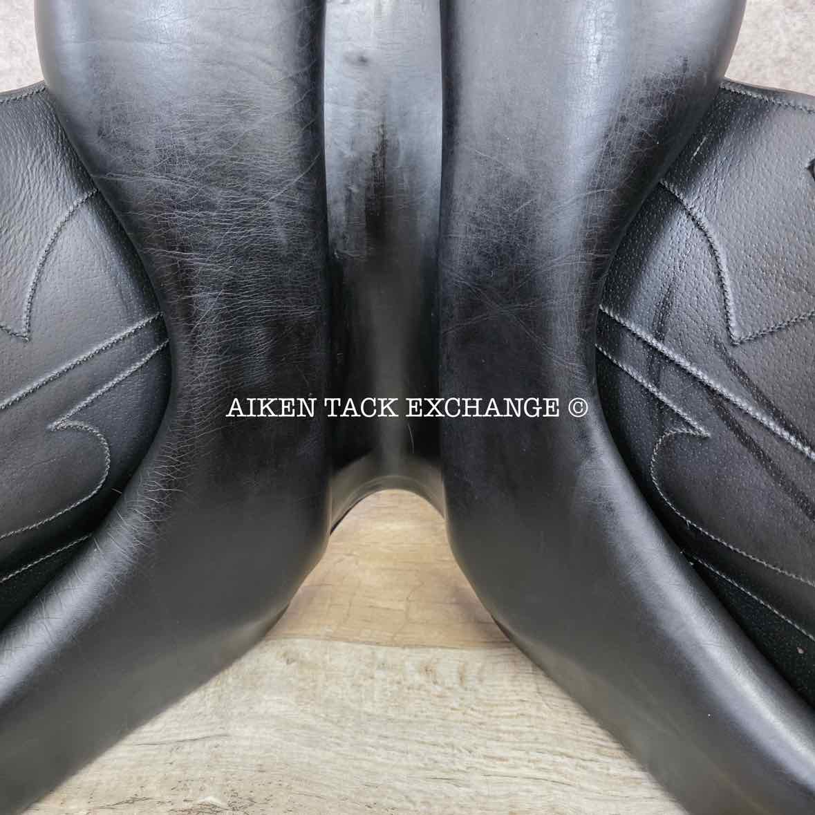 2001 Devoucoux Makila Monoflap Dressage Saddle, 17" Seat, 2A Flap, M/MW Tree, Foam Panels, Full Buffalo Leather