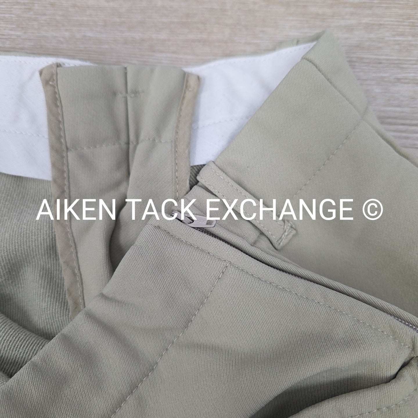 Tailored Sportsman Supreme Hunter Knee Patch Breeches, Size 34 L