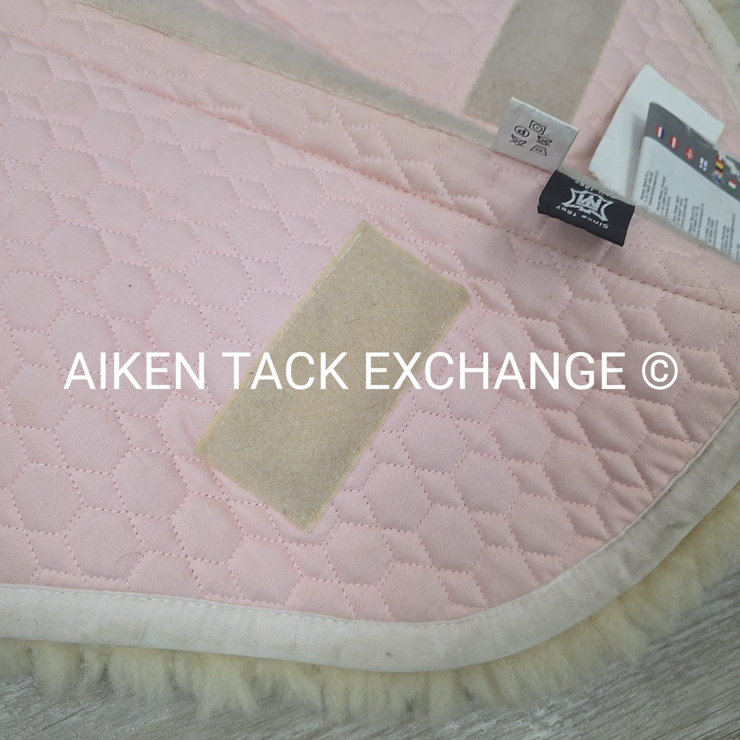Mattes Sheepskin Saddle Pad for Treeless Saddle, Size Medium