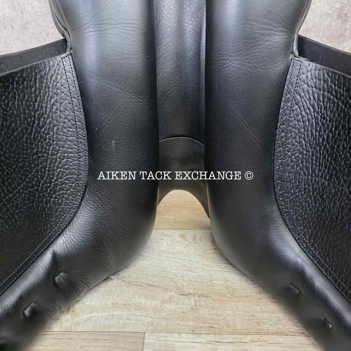 Anky Salinero Dressage Saddle, 18" Seat, Adjustable Tree - Changeable Gullet, Wool Flocked Panels