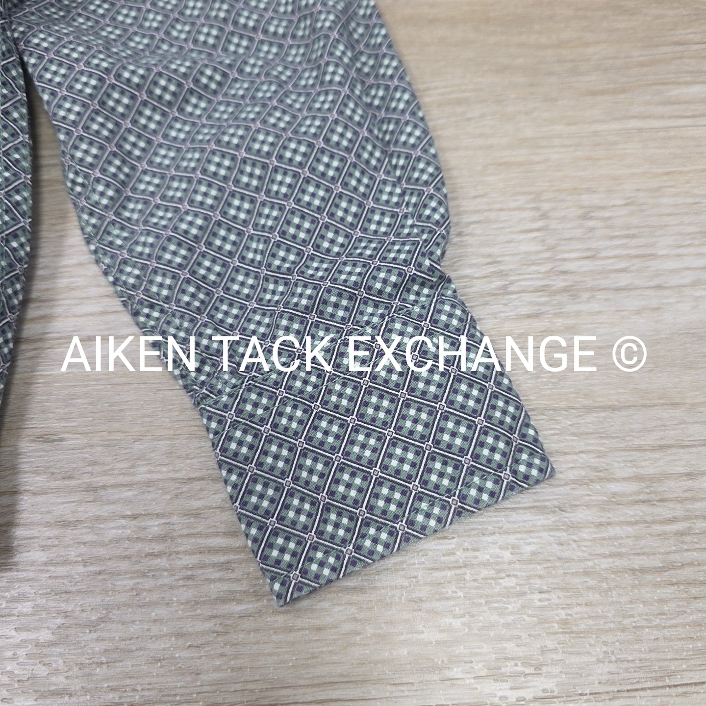 Cinch Long Sleeve Button Up Shirt, Size Small