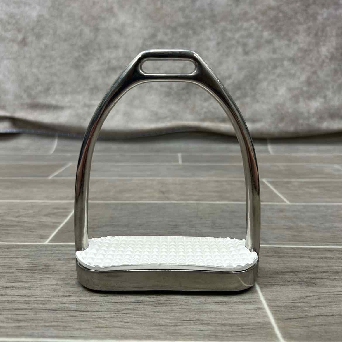 Fillis Stirrup Irons 4.25"