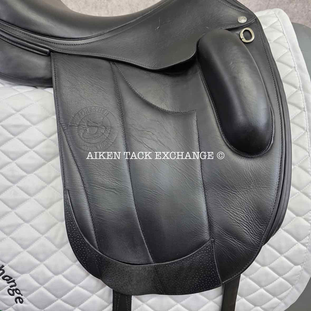 2018 Forestier Aachen Monoflap Dressage Saddle, 17" Seat, 1 Flap, MW/W Tree, PRO Panels, Full Buffalo Leather