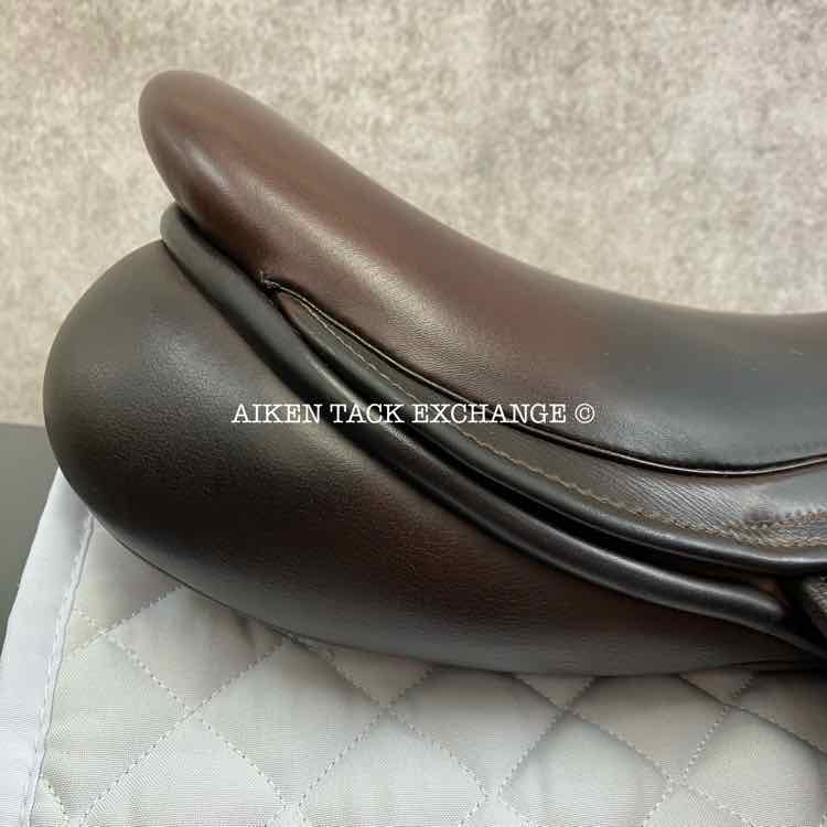 2017 County Solution H/J Close Contact Jump Saddle, 17.5" Seat, Forward Flap, Medium Tree, Wool Flocked Panels