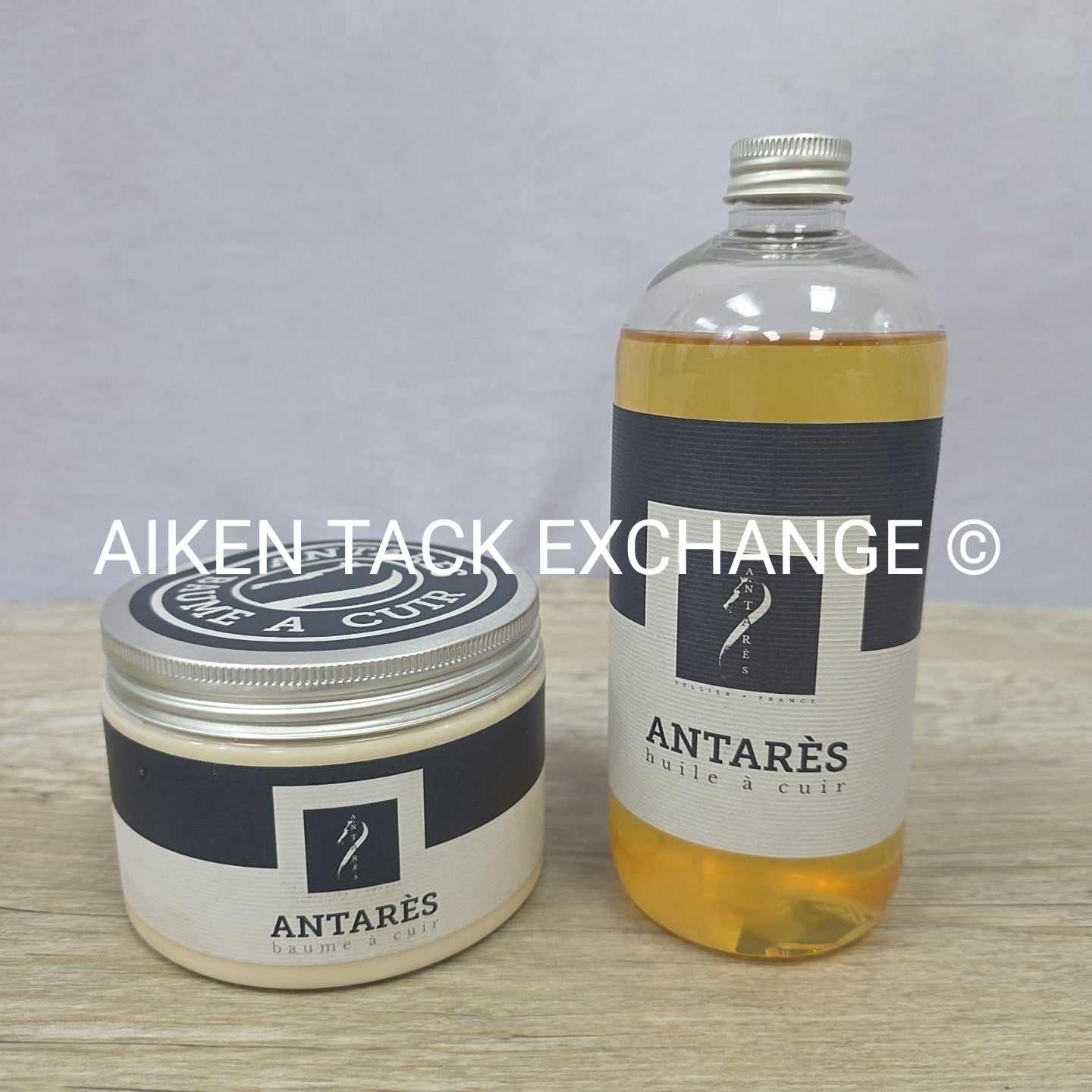 Antares Cleaning Kit Bag with Saddle Oil & Conditioner
