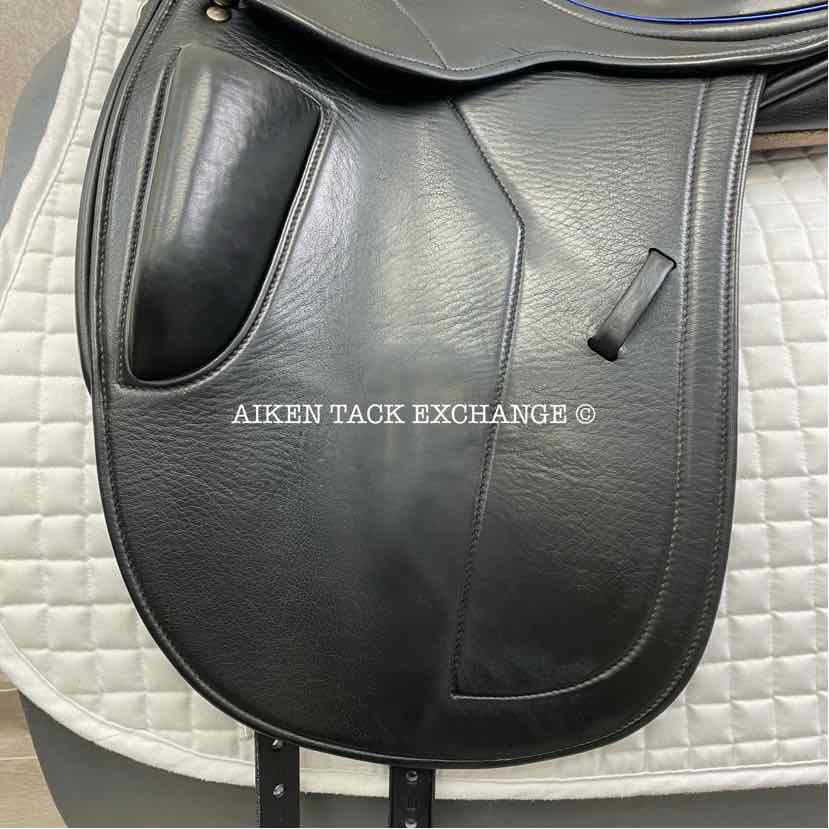 **SOLD** 2015 Black Country Carlow Dressage Saddle, 17.5" Seat, Medium Wide Tree, Wool Flocked Serge Panels
