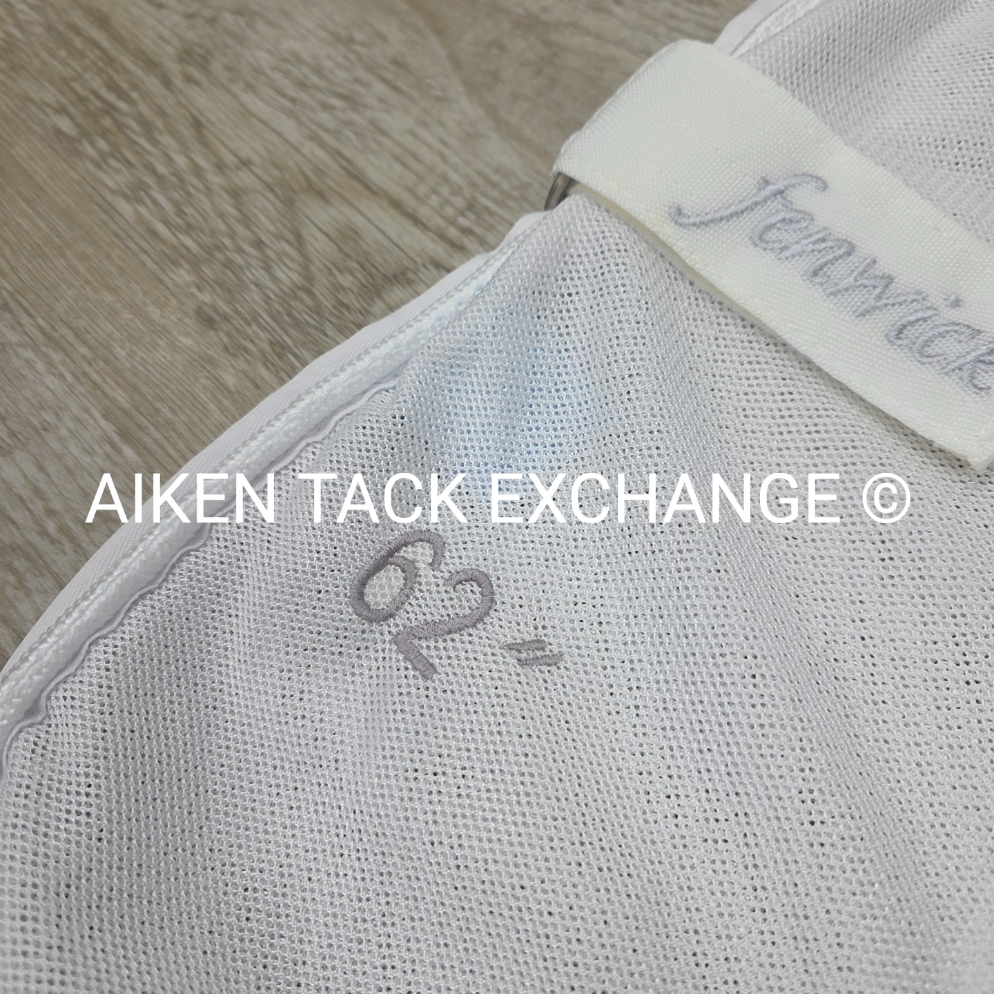Fenwick Equestrian BodyGuard Mesh Cooler, White (has some marks) 62"
