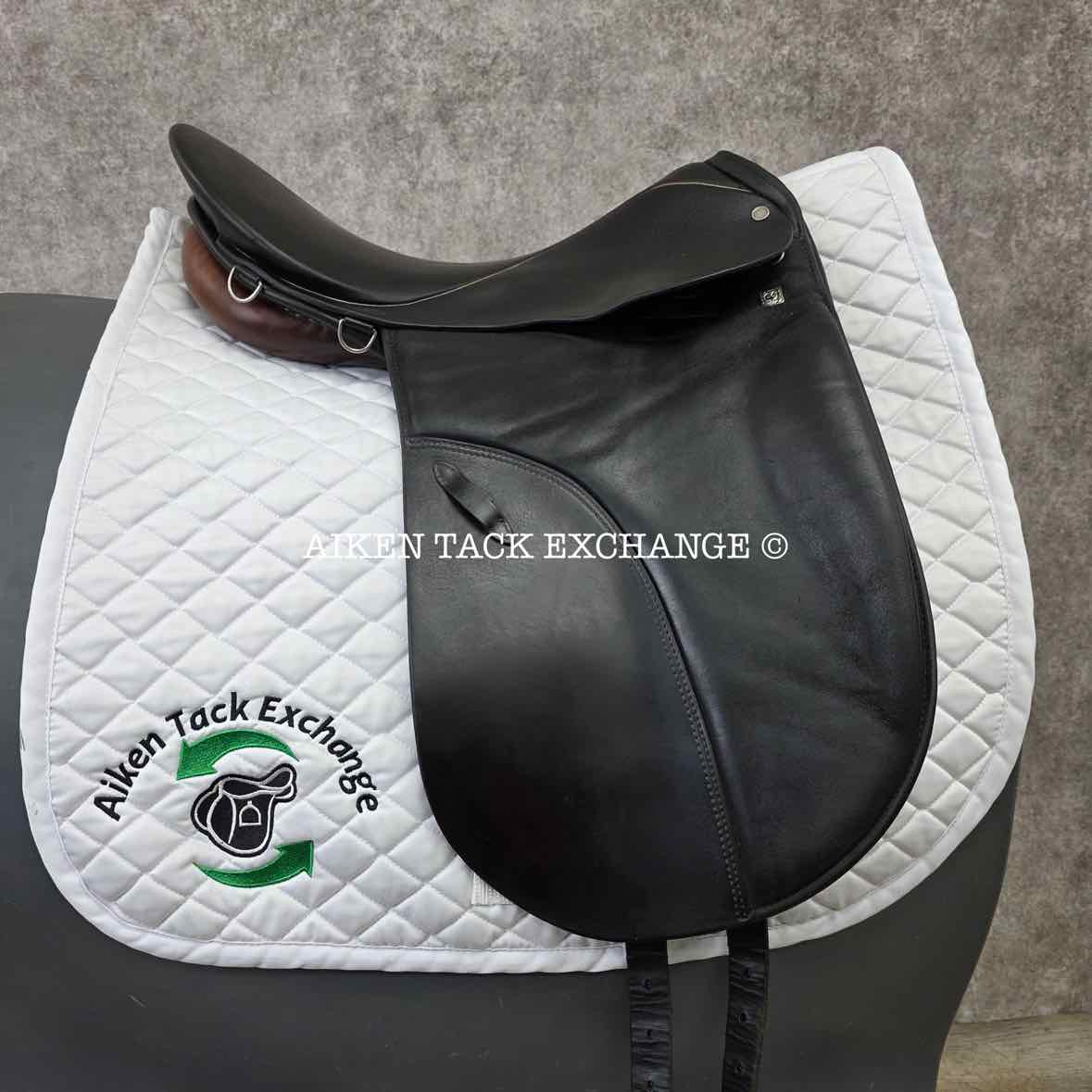 Stubben Tristan Dressage Saddle, 18" Seat, 31.5cm Tree - Medium Wide, Wool Flocked Panels
