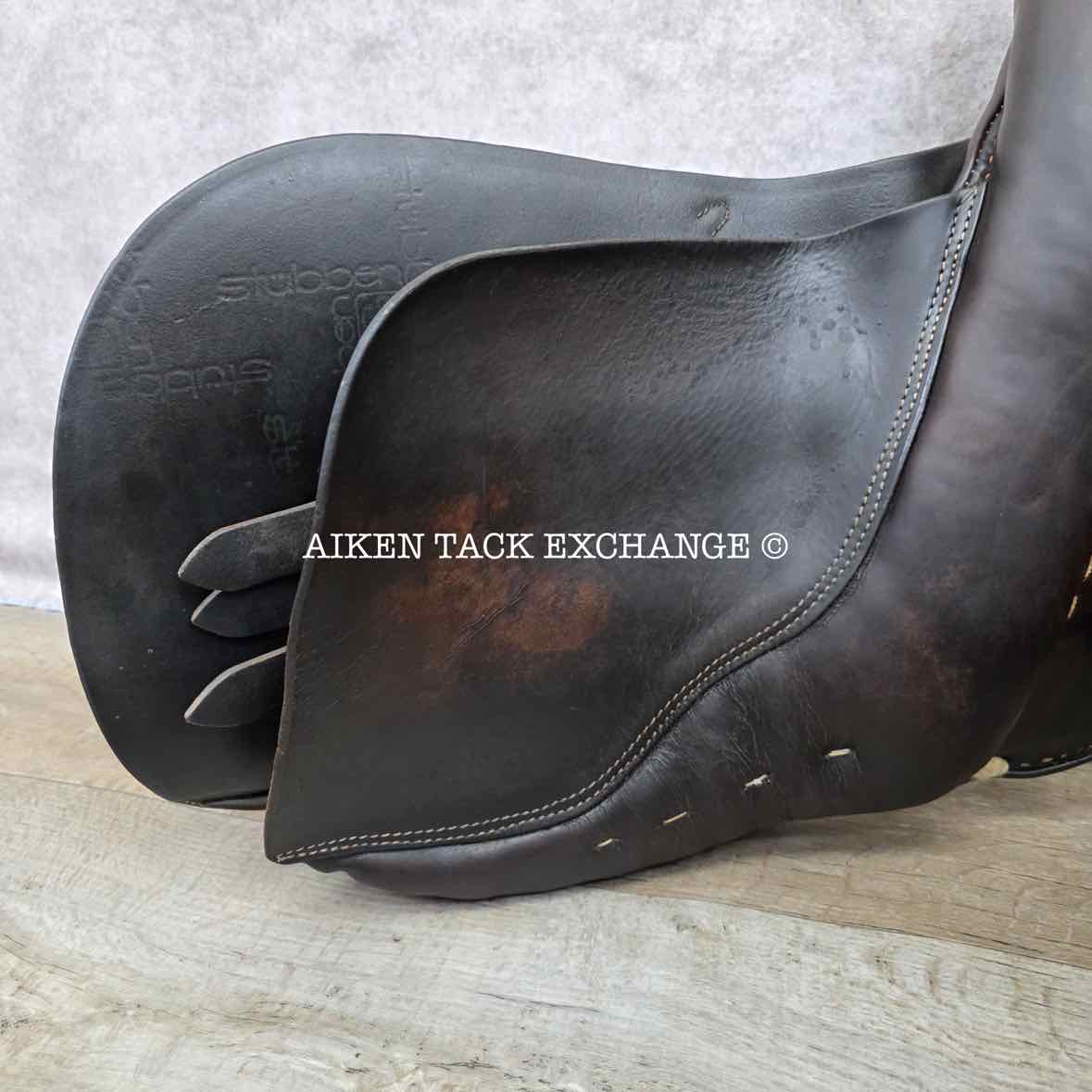 Stubben Siegfried II Saddle, 17" Seat, 31cm Tree - MW/W, Wool Flocked Panels