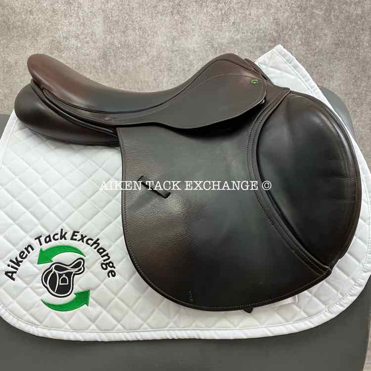 2017 County Solution H/J Close Contact Jump Saddle, 17.5" Seat, Forward Flap, Medium Tree, Wool Flocked Panels